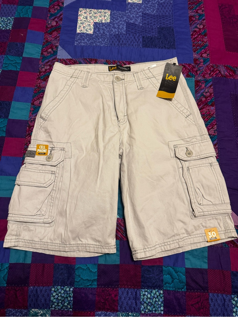 Lee Men’s Khaki Cargo Shorts with Cell Phone Pocket